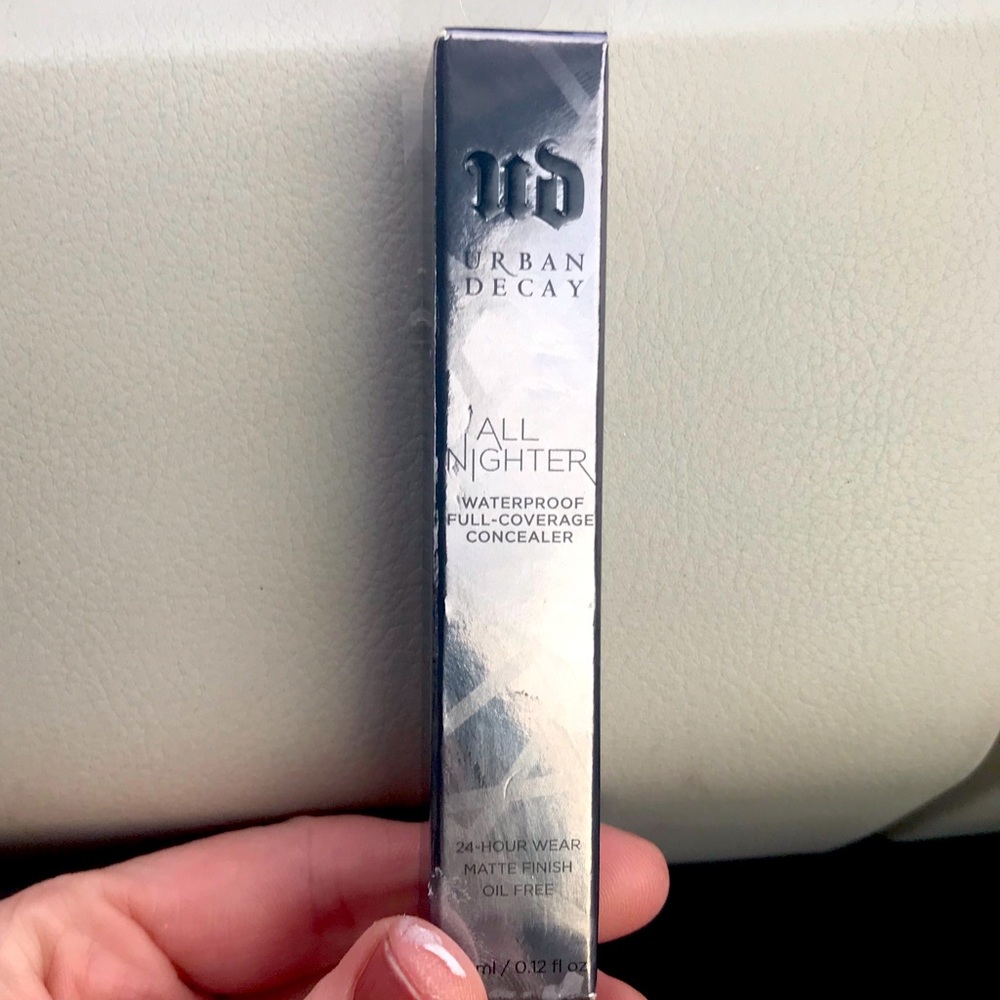 Urban Decay ALL NIGHTER conceaer - light
